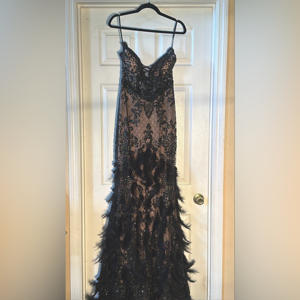 Don’t Procrastinate–Stunning Black Beaded & Feather Gown–Special Event/Prom